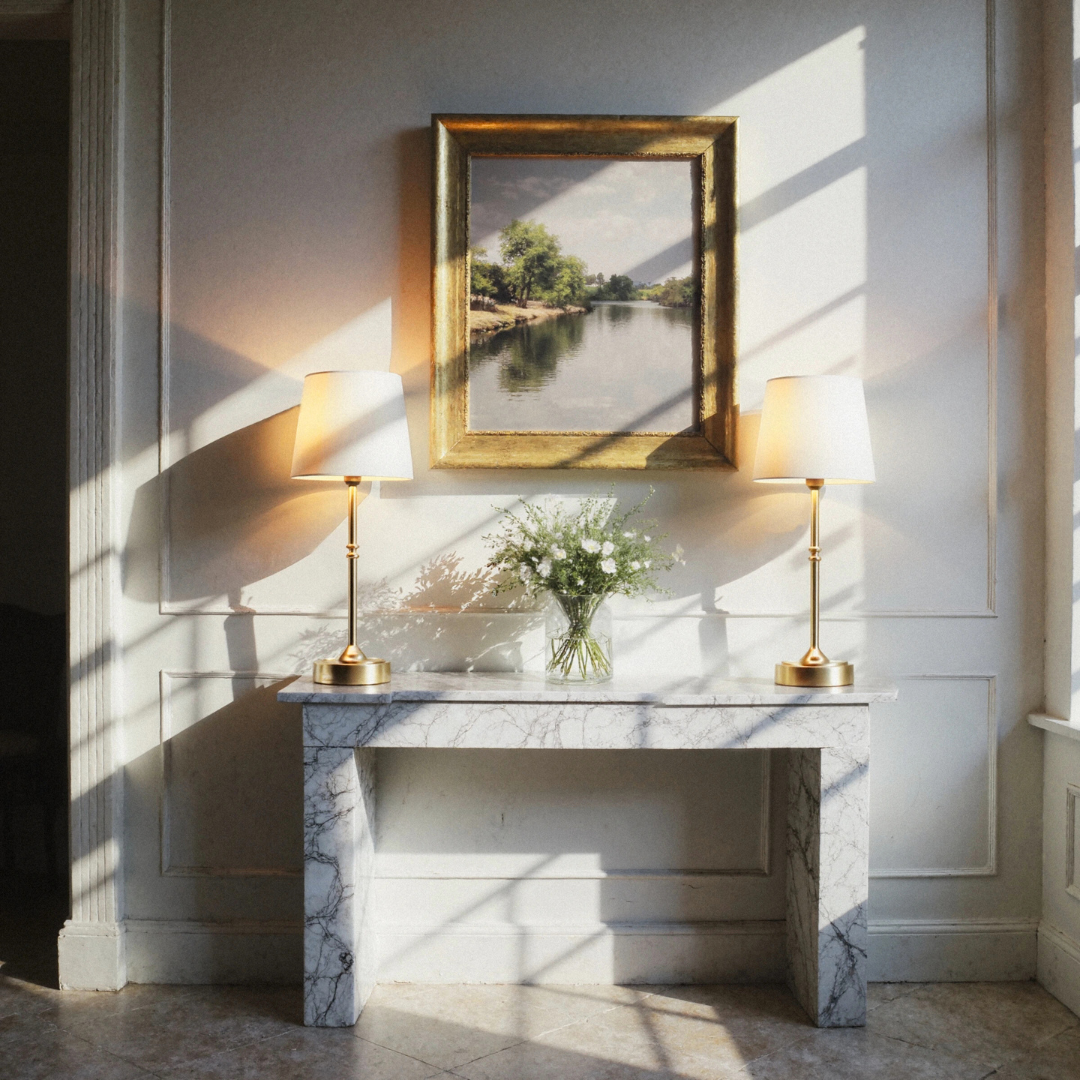 MODERN TABLE LAMP